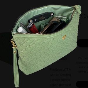 PurseN Sage LITT Makeup Case-NWT-quilted vegan leather/LED lit/4 int pkts/…